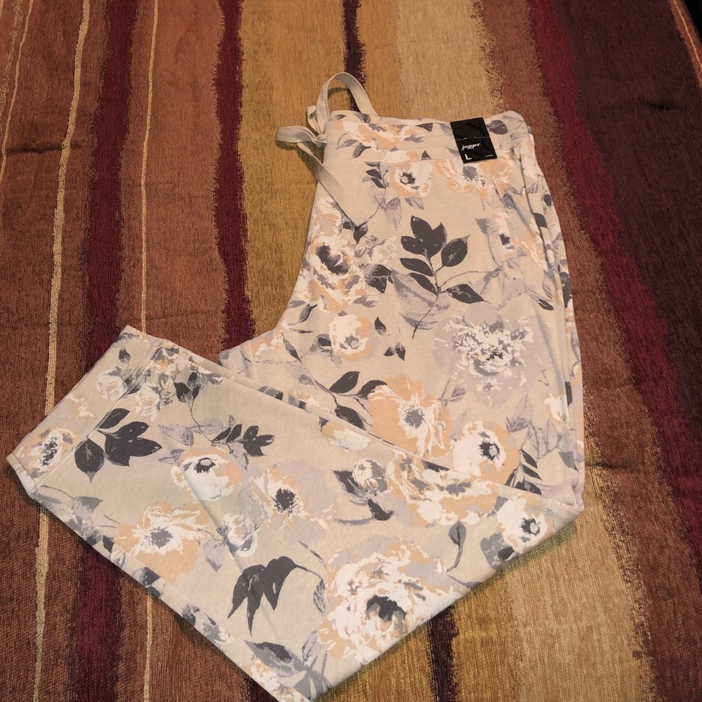 5/$25 New York and Company Floral Jogger